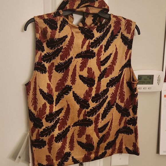 St. John by Marie Gray Sleeveless Feather Pattern Top w/ Scarf Size L NWT - Picture 9 of 11